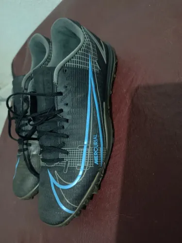 Vendo Chuteiras Nike, pênalti e Mizuno 