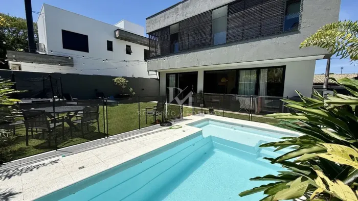 Casa em condomínio com 3 suítes à venda no Campeche, Florianópolis/SC