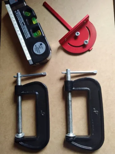 Kit Grampos aperto 4/ esquadro medidor e trena nível laser