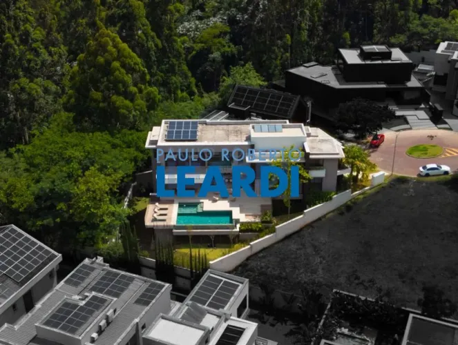 CASA EM CONDOMÍNIO - TAMBORÉ - SP