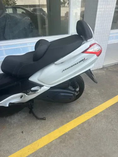 Moto muito boa vendendo por não usar com frequência