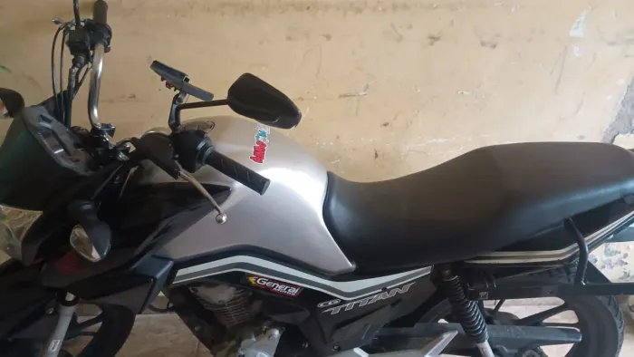 Moto zerada só pega e anda