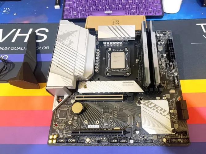 Placa mãe B660M DDR5 Intel core 5 13400 2x16gb DDR5 TROCO
