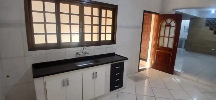 Sobrado com 2 dormitórios para alugar, 110 m² por R$ 1.911,64/mês - Jardim Santo Antônio -