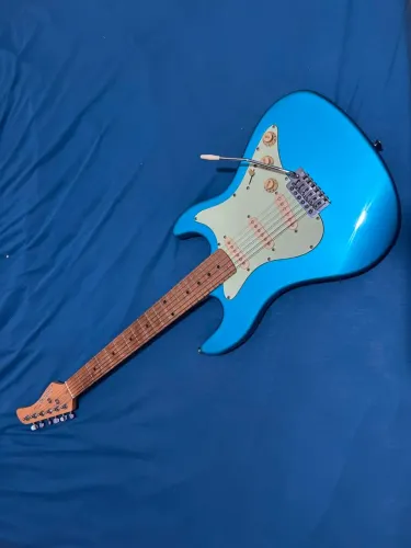 Guitarra Strinberg Sts100 + Amplificador Borne G30