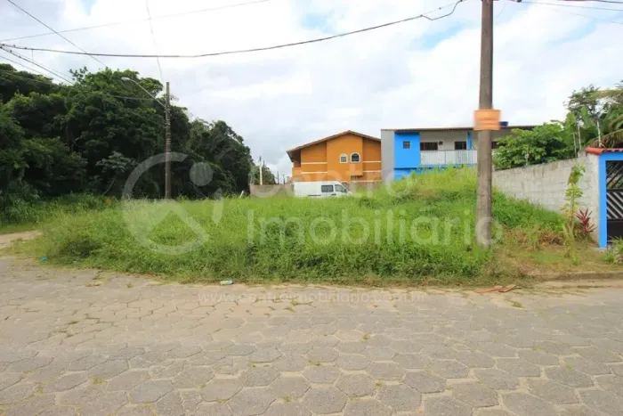 TERRENO à venda em Peruíbe, no bairro Balneario Sao Joao Batista