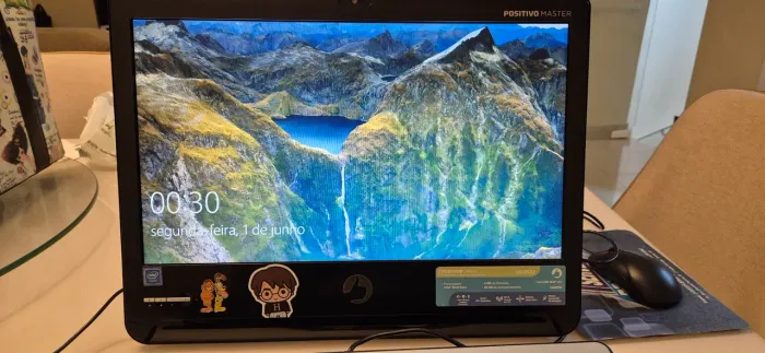 Computador Desktop Positivo All-in-one UD3532 SSD 256Gbps Intel Celeron N3060