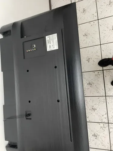 Vendo tv com defeito