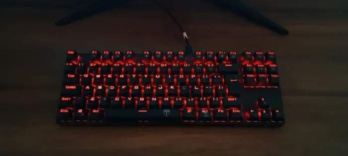 Teclado mecânico T-DAGGER