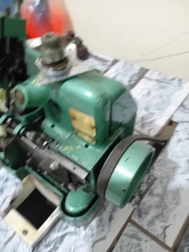 Máquina overlock