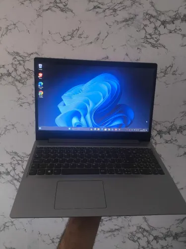 Notebook lenovo core i5 de 10* geração + 8 GB + 256gb SSD seminovo !