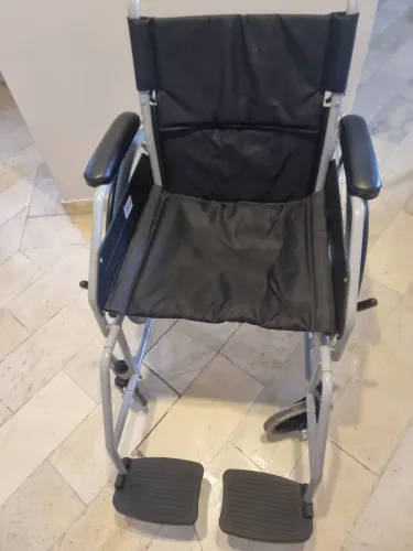 Cadeira de rodas dobrável