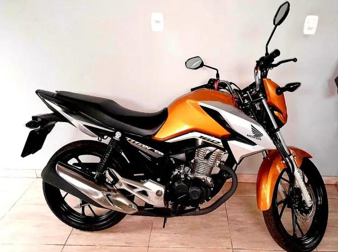 Moto bem cuidada só usada para passeios curtos