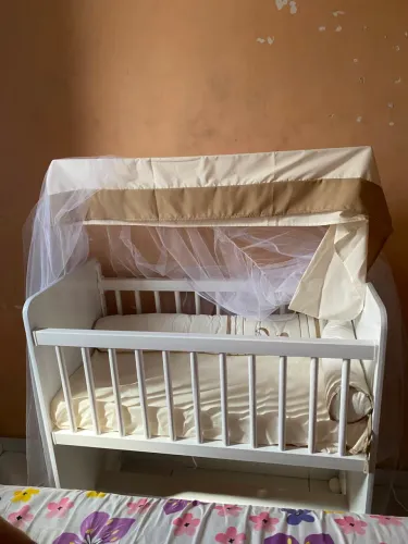Berço pequeno novo