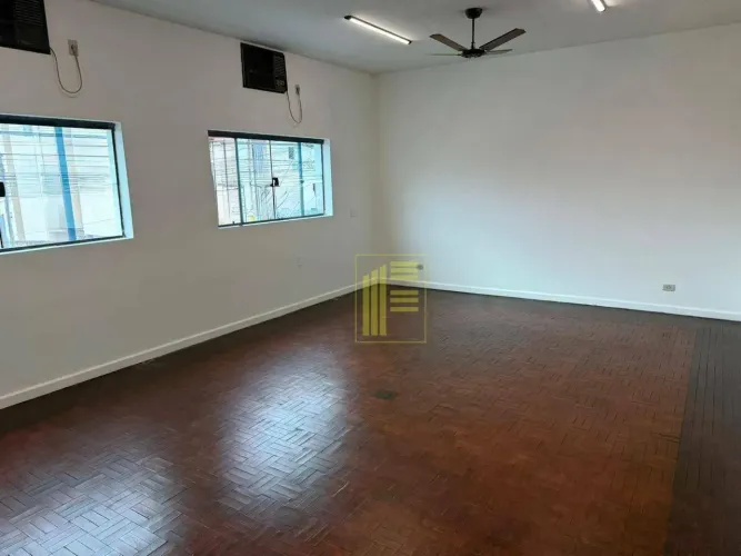 Salas comerciais para locação no bairro Boa Vista Contendo recepção + 4 salas, 5 banheiros