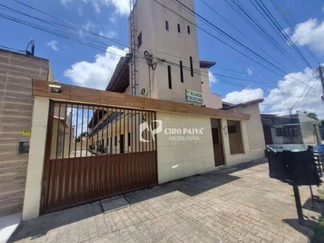 Apartamento com 2 dormitórios para alugar, 70 m² por R$ 650,00/mês - Lagoa Redonda - Forta