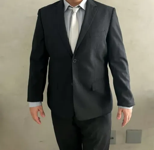 Terno preto seminovo - Cia do Terno - Paletó 54 / Calça 48 + gravata