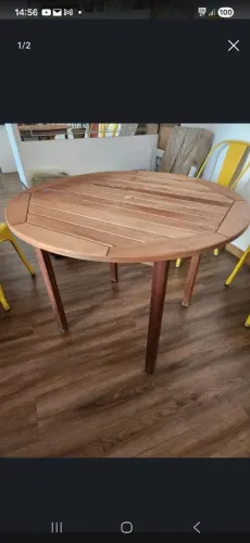 Mesa de madeira maciça