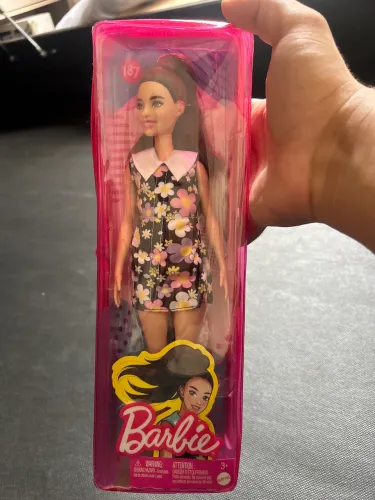 Boneca Barbie fashionista 