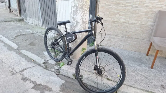 Bicicleta Aro 29 MTB Preta - Equipada e Pronta para Uso