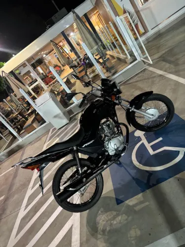 Fan 150 injeção eletrônica partida elétrica moto muito boa