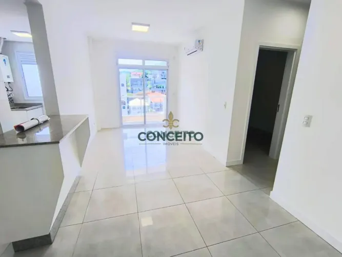 Excelente Apartamento de 02 dormitórios no bairro Pantanal disponível para Venda