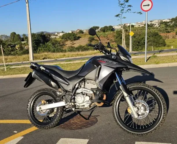Honda XRE 300 2016 - Muito bem cuidada / 2º Dono