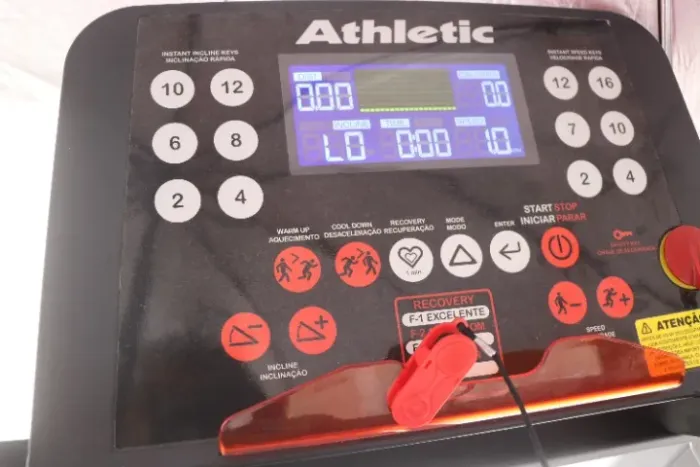 Esteira Athletic Advantage 220v (12 Inclinações/16 KM)