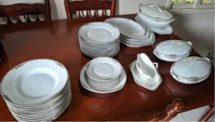 Aparelho de jantar Bavária com 50 peças