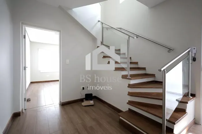 Sobrado com 121m², 2 dormitórios, 2 banheiros, 2 vagas - Vila Alpina