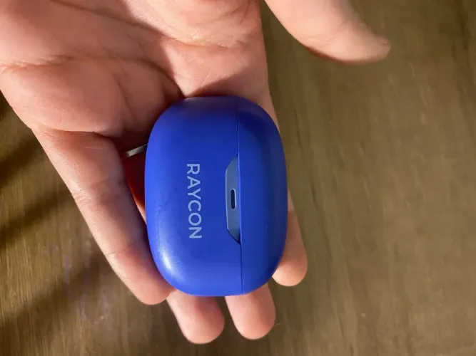 Vendo fone de ouvido Raycon Bluetooth, original, na cor azul.