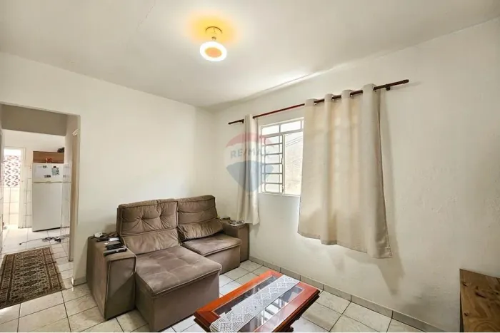 Vende-se terreno com 3 casas!!! Terreno com 8X25(200m²) com 116m² de construção!!!