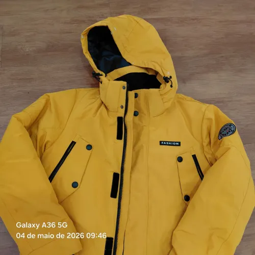 Vendo casaco importado cor: amarelo