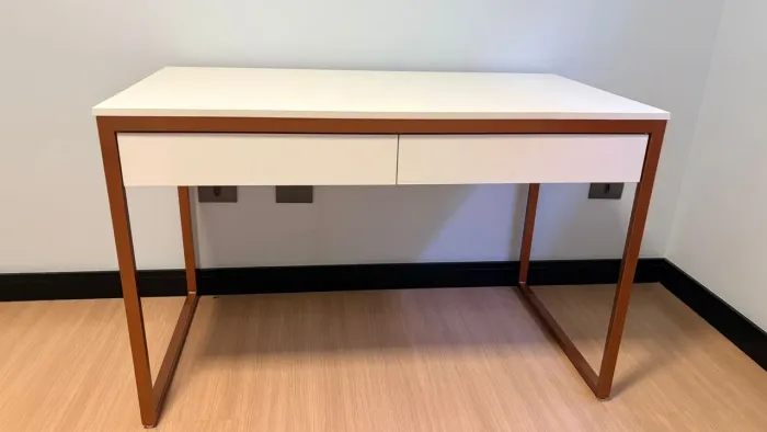 Mesa / escrivaninha