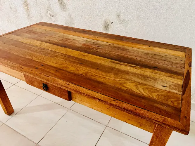 Mesa de Madeira Rústica