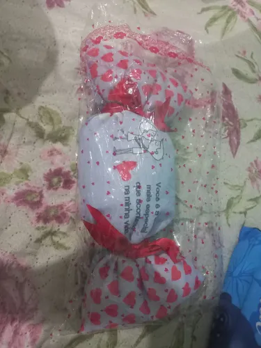 conjunto de caneca e Almofada pequena