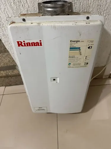 Aquecedor de aqua a gás Rinai de 32,5 litros