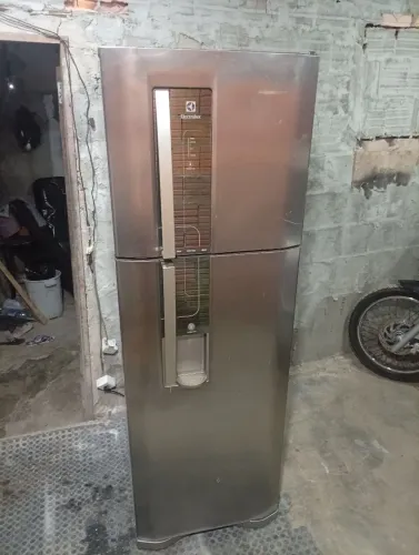 Geladeira Electrolux inox gelo seco