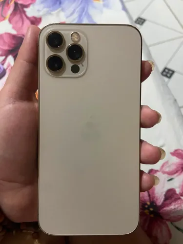 iPhone 12 Pro Dourado
