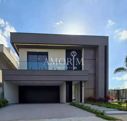 CASA DE ALTO PADRÃO À VENDA COM 4 SUÍTES PISCINA E 6 VAGAS EM SANTANA DE PARNAÍBA/SP