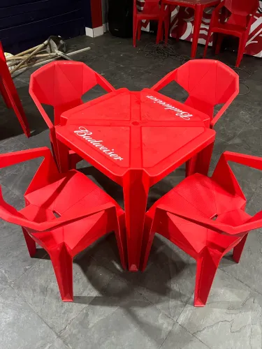 Jogo de mesa e cadeira