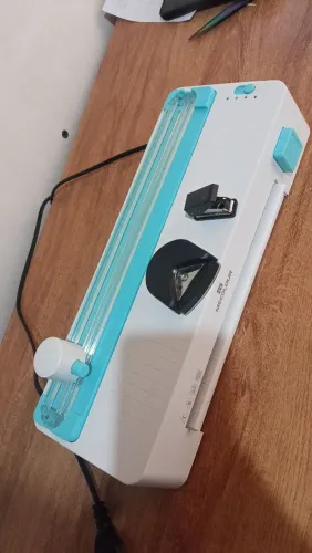 Plastificadora Laminadora mercolor refiladeira 6 em com cortador de canto e grampiadora