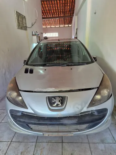 Peugeot 207 pra sucata