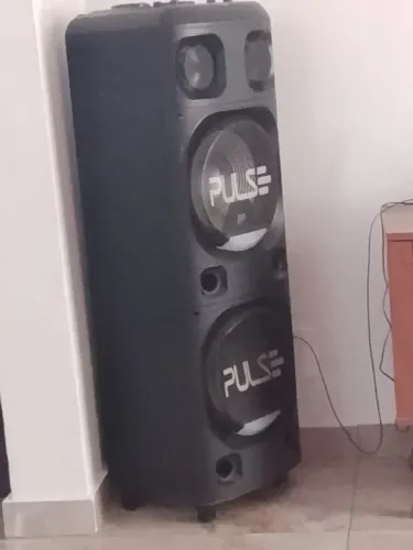 Vendo um som com potência 2.200 semi novo por 1.000