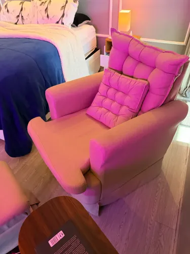 Poltrona com massagem e balanço