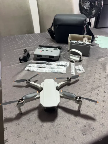 DJI Mini 2 - Combo FlyMore - Excelente Estado, Pouco Uso