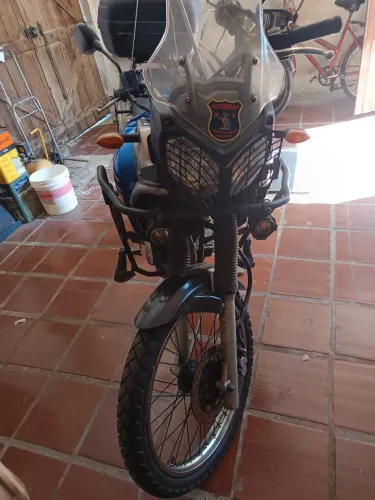 YAMAHA XTZ 250 TÉNÉRÉ (2011/2012) - Muito conservada + acessórios.