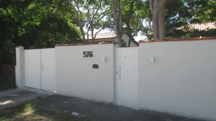 Casa 2 quartos mobilhada em Jaconé 700 mertos da praia