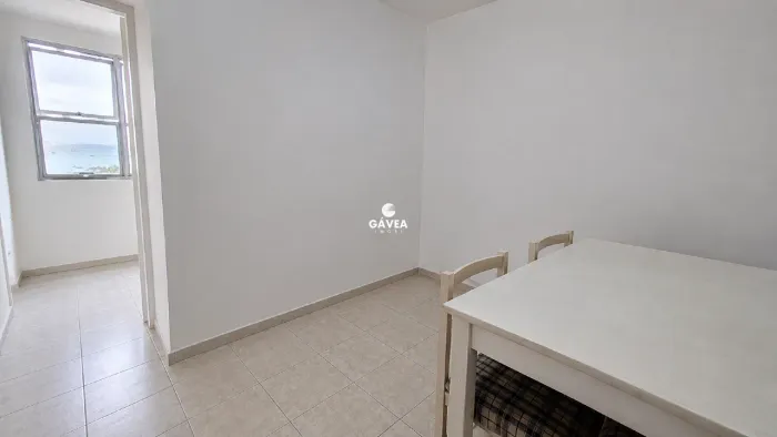 Apartamento para aluguel no Embaré em Santos.