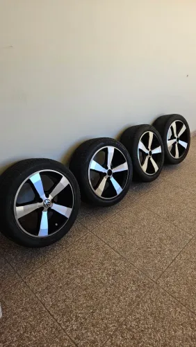Rodas aro 17 , com pneus novos 225/45